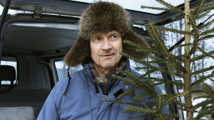 Pekka Autiovuori on pääosissa tv-elokuvassa Joulukuusivarkaat.