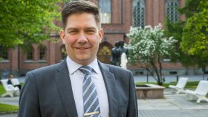 Thomas Blomqvist tillbringar sin tredje dag som minister på SFP:s partidag, Thomas Blomqvist på partidag i Vasa.
