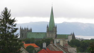 Målet för pilgrimsvandringen är Nidarosdomen i Trondheim. Nidarosdomen.