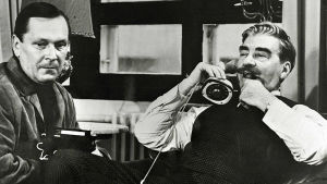 Leo Jokela ja Joel Rinne elokuvassa Vodkaa, komisario Palmu (1969).