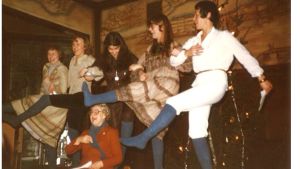 Sextetten Tafsa Lagom 1982. Barbara Helsingius, Maryelle Lindholm, Ebba Löfström (sittande) m.fl Sextetten Tafsa Lagom, Barbara Helsingius, Maryelle Lindholm, Ebba Löfström m.fl
