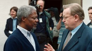 FN:s generalsekreterare Kofi Annan och president Martti Ahtisaari i Stockholm år 1999. Kofi Annan och Martti Ahtisaari