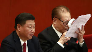 Xi Jinping efterträdde Jiang Zemin som president år 2013 Xi Jinping efterträdde Jiang Zemin som president år 2013