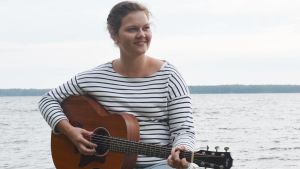 Sofie figurerade år 2016 på Vegatoppen med låten Trygghetens stad. Sofie Lundell på Vegatoppen