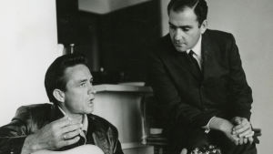Johnny Cash ja hänen managerinsa Saul Holiff