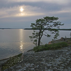 Auringonlasku Kotkan Haapasaaressa.