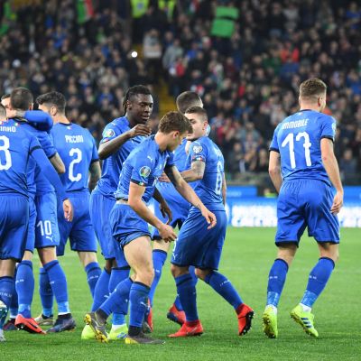 Italien gick upp i en tidig 1–0 ledning i Udine.