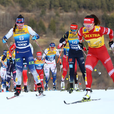 Krista Pärmäkoski Val di Fiemmen 10 kilometrin perinteisen hiihtotavan yhteislähtökisassa.