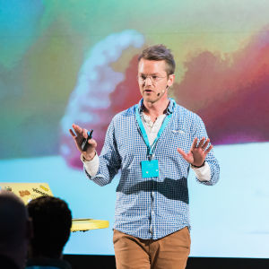 Oscar Höglund speaks at Yle Prophecy.