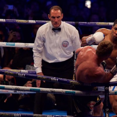 Anthony Joshua tyrmää Aleksandr Povetkinin.