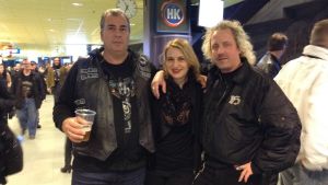 En svensk och två tyskar En svensk och två tyska Motörhead-fans i Helsingfors 6.12. 2015.