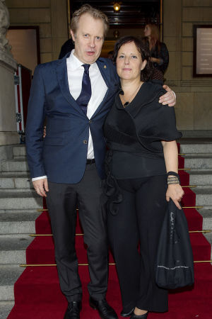 Teaterchefen Eirik Stubø och festivalchefen Ulrika Josephsson under Bergmanfestivalens invigningskväll. Eirik Stubö och Ulrika Josephsson på festivalöppningen.
