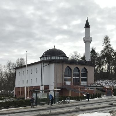 Fittja moskéen och minareten.