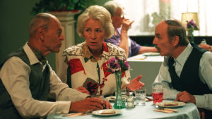 Gustav (Leif Wager), Vera (Märta Laurent) och Sigge (Ivar Rosenblad). Gustav (Leif Wager), Vera (Märta Laurent) och Sigge (Ivar Rosenblad).
