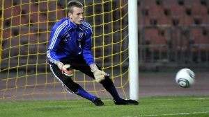 Hradecky har representerat Finland i flera juniorlandslag och i A-landslaget. Målvakt, danmark, fotboll
