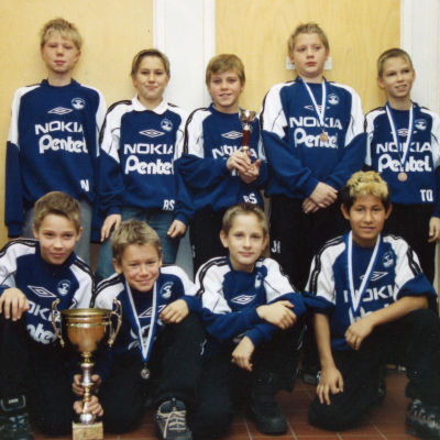 Rasmus Schüller med sina lagkamrater i HooGee.