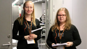 Tia-Maria Virtanen ja Lotta Ylä-Mella osaavat jo ennustaa toistensa ajatuksenkulkuja. Artistioppaat Tia-Maria Virtanen ja Lotta Ylä-Mella.