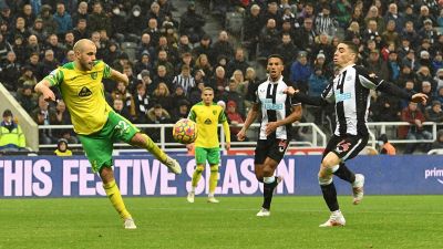 Teemu Pukki kvitterar till 1-1 för Norwich i matchen mot Newcastle. 