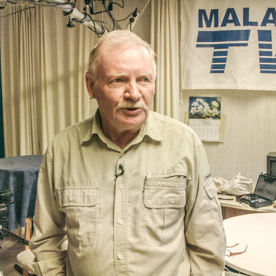 Håkan Jäntti står i Malax TV:s studio.