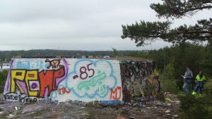 Monan ja Markon tekemä graffiti maalattuna vanhaan ilmatoruntabunkkeriin Turussa.
