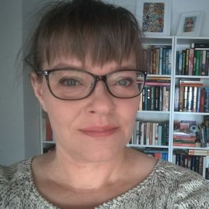 – Glöm dieter och motionsplaner. Krafterna räcker längre om man bygger upp en metod som passar ens eget liv, säger näringsterapeut Anna-Maria Teeriniemi. Anna-Maria Teeriniemi