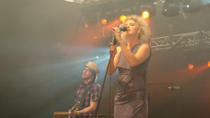 Jonna Tervomaa i Ruisrock år 2008. Jonna Tervomaa på scenen i Ruisrock år 2008.