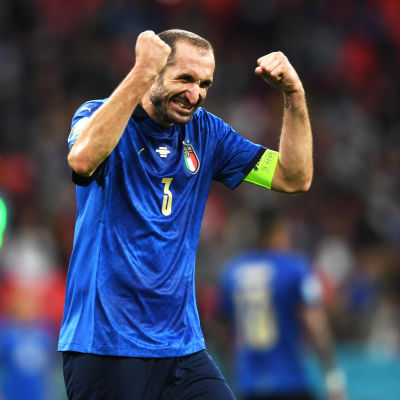 Giorgio Chiellini tuulettaa Espanjaa vastaan EM-välierässä 2021.