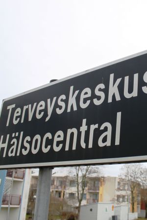 Terveyskeskuksen kyltti