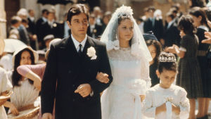 Al Pacino ja Simonetta Stefanelli elokuvassa Kummisetä, 1972 Al Pacino ja Simonetta Stefanelli häissään elokuvassa Kummisetä