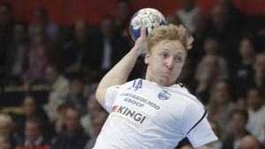 Anthony Hellakoski är igen en av lagets viktigaste spelare. Anthony Hellakoski i EM-kvalmatchen mot Bosnien-Hercegovina våren 2019.