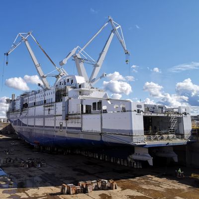 Merenkurkun uuden Aurora Botnia -aluksen vesillelasku Raumalla 11.9.2020