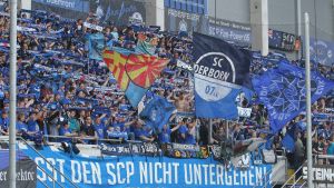 Paderborns anhängare i en match den 13 maj. Paderborns anhängare i en match den 13 maj.