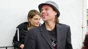 Lauri Love ja hänen tyttöystävänsä Sylvia Mann. Nuori mies Lauri Love tyttöystävänsä Sylvian kanssa