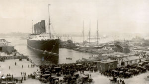 Tartarbiff på oceanångarna. RMS Lucitania anländer till New York 1907.