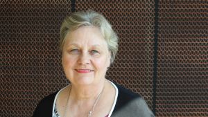 Hannele Kujala gick i pension efter 32 år i kommunens tjänst. Hannele Kujala är bildningsdirektör i Kyrkslätt.
