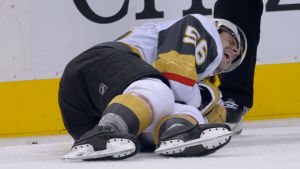 Erik Haula rehabiliterar fortfarande sin skada. Erik Haula i smärtor på isen i Toronto.