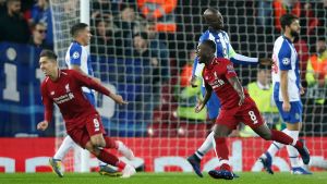 Roberto Firmino och Naby Keita firar Liverpools mål. Roberto Firmino och Naby Keita firar Liverpools mål.
