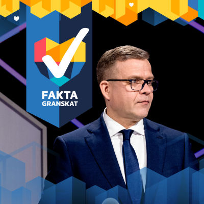 Petteri Orpo under valdebatten med de andra partiledarna. 