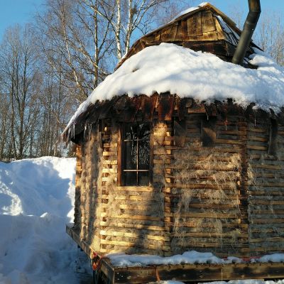 Hamppusauna peräkärryn päällä