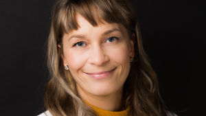 Pauliina Tuomikoski, specialist på obstetrik och gynekologi Pauliina Tuomikoski är gynekolog.