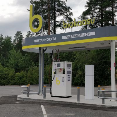 Biokaasun tankkausasema Jyväskylän Seppälässä.