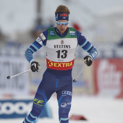 Joni Mäki åker i världscupen.