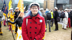 "Det här är inte bara någon liten grej för oss fysiker. Hela vetenskapen är viktig för att samhället ska fungera", säger doktor Inkeri Kontro som är en av arrangörerna till vetenskapsmarschen i Helsingfors. Inkeri Kontro, fysiker, deltar i vetenskapsmarschen i Helsingfors den 22 april 2017.