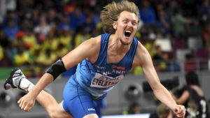 Lassi Etelätalo stod för en bästa finländska VM-insatsen. Han slutade fyra i spjut. Lassi Etelätalo kastar spjut i friidrotts-VM 2019.