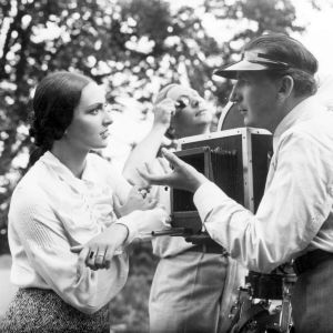 Hanna Taini, Theodor Luts ja Risto Orko elokuvan Siltalan pehtoori (1934) kuvauksissa