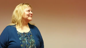 Barbro Villman är språklärare vid den undervisning som Folkhälsan ordnar i Norrvalla i Vörå. Barbro Villman