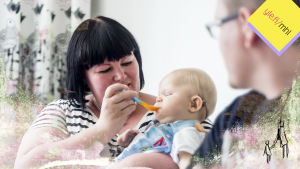 Niina Laakkonen poikansa Lemmyn kanssa. Pääkuva.
