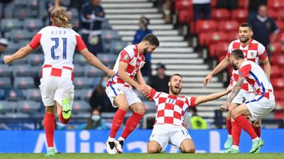 Nikola Vlašić firar sitt mål mot Skottland.