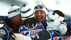 Stafettlaget Harri Kirvesniemi, Janne Immonen, Mika Myllylä och Sami Repo var överlägset i Lahtis 2001. Stafettlaget Harri Kirvesniemi, Janne Immonen, Mika Myllylä och Sami Repo var överlägset i Lahtis 2001.