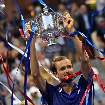 Daniil Medvedev juhlii US Openin voittoa. 